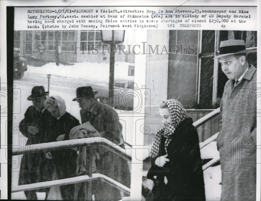 1961 Media Photo Fairmont, VA Mrs Jo Ann Stevens, Lucy Fortney - ned16571