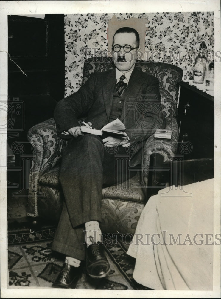 1931 Media Photo Raymond Tac record fast