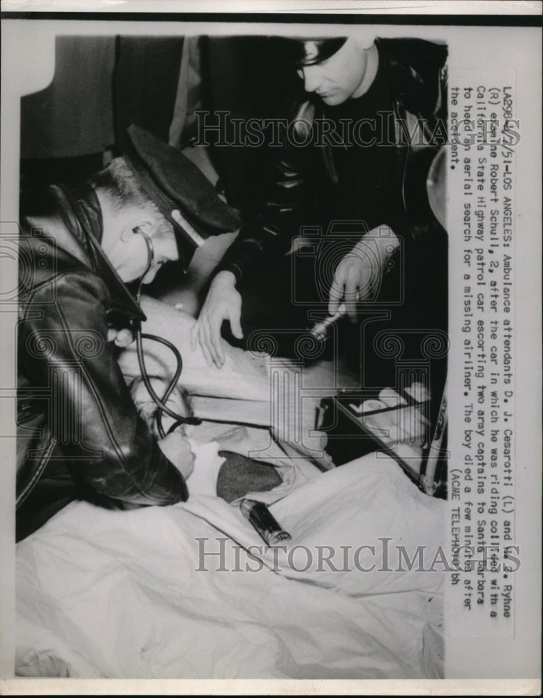 1951 Press Photo Los Angeles Ambulance attendants D J Cesarotti and W G Rhyne