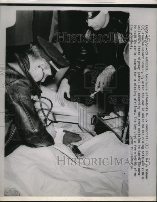 1951 Press Photo Los Angeles Ambulance attendants D J Cesarotti and W G Rhyne