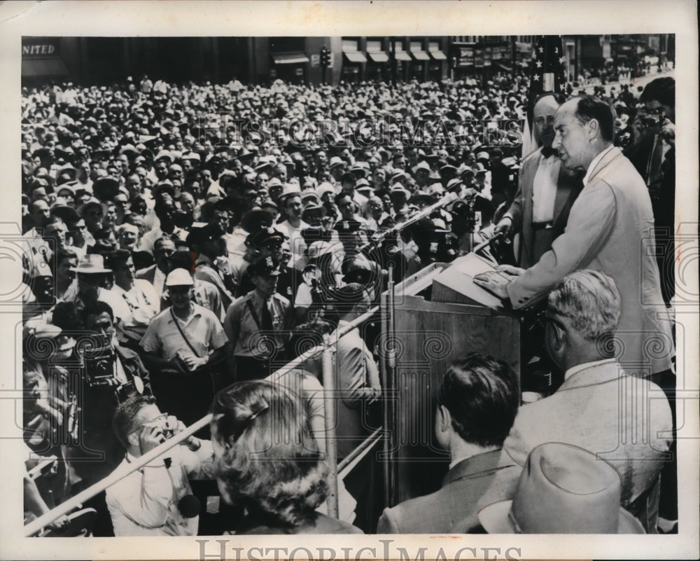 1952 Press Photo Democratic presidential nominee Adlai Stevenson shown speaking