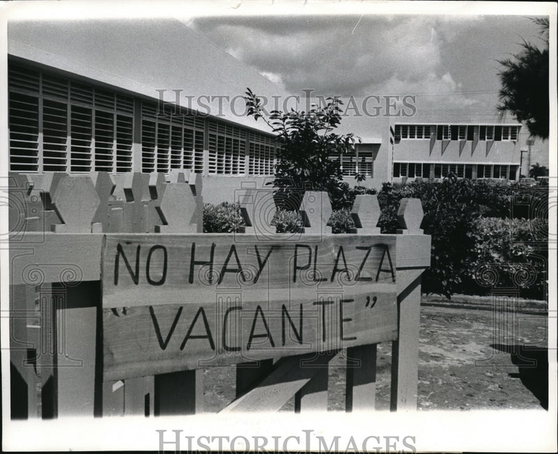 Load image into Gallery viewer, 1963 Press Photo Empty factor during unemployment in Santo Domingo
