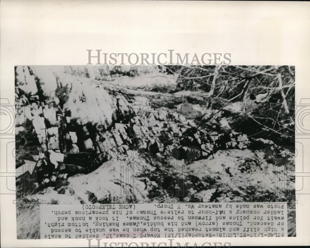 1949 Press Photo St Louis Mo Ed Thomas, James Rushing rescued from a cliff