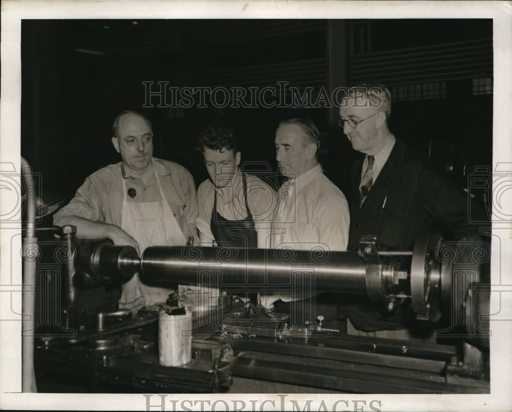 1940 Press Photo Watertown Mass Arsenal guns, RP Joeg, WC Verney,HG Stotz