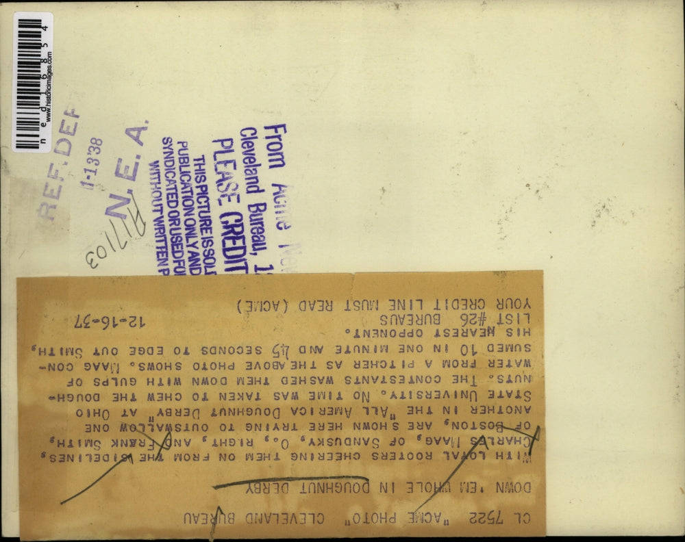 1937 Press Photo Charles Haag,Frank Smith in donut eating contest at Ohio Univ