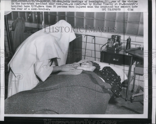 1958 Press Photo Hammond IndMr sB Hastings victim of auto crash in hospital