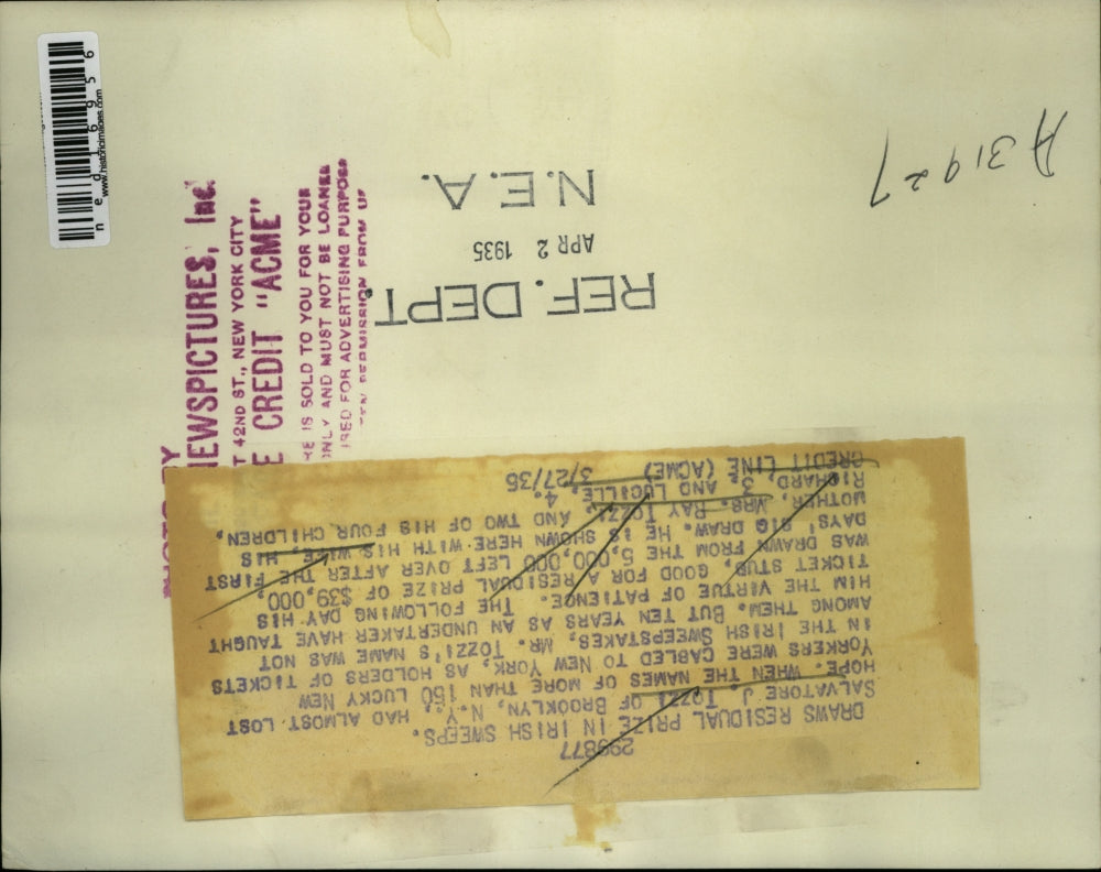 1935 Press Photo Salvatore Tozzi of Brooklyn NY & family winIrish Sweepstakes