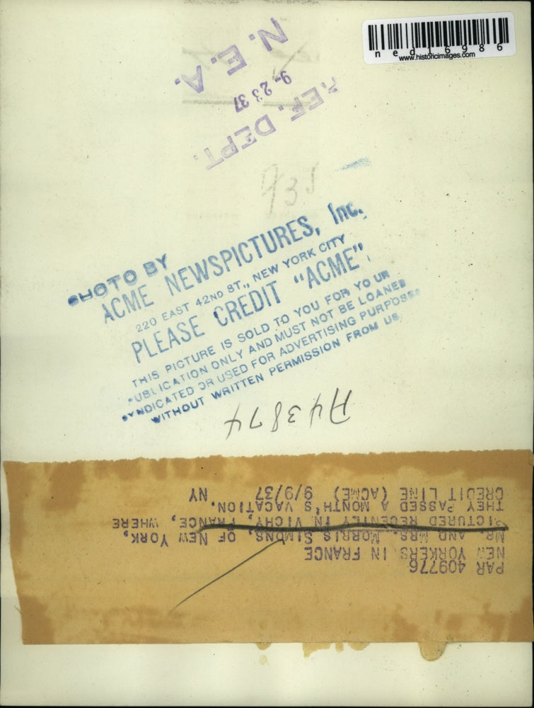 1937 Press Photo Mr & Mrs Norris Simons of NY in Vichy France vacation