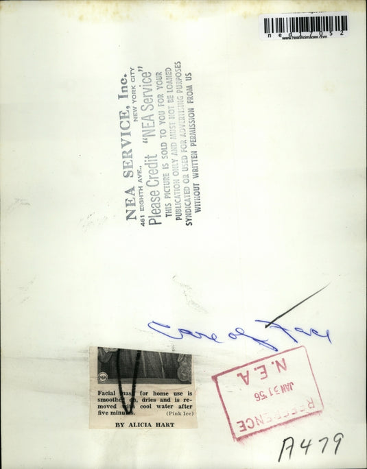 1955 Press Photo Facial mask is smoothed on, dries, and is removed with water