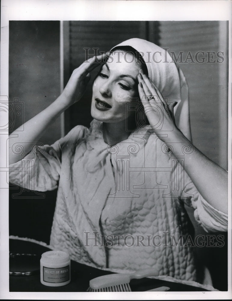 1956 Press Photo A rich lubricating cream for dry skin - ned17053