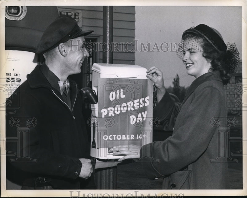 Load image into Gallery viewer, 1948 Press Photo Oil Progress Day - ned17154
