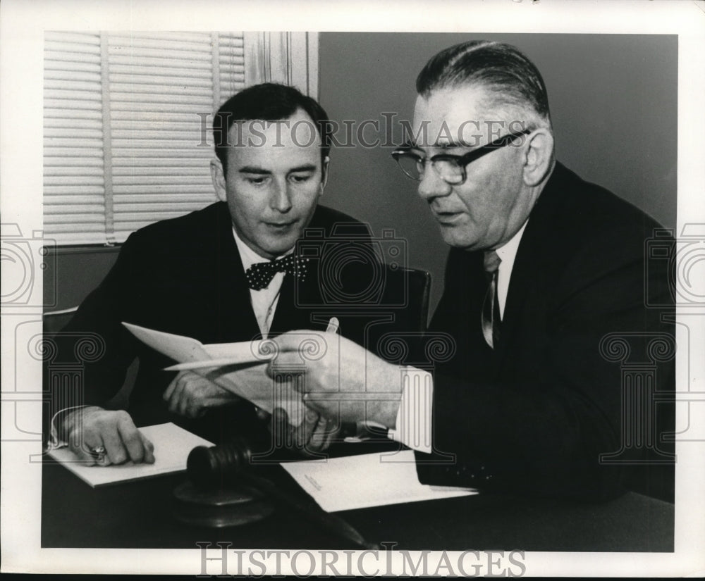 1968 Press Photo San Thomasson of SHNA & Wilbur D Mills