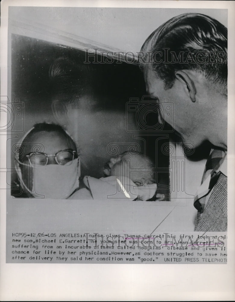 1953 Press Photo Ill Mother Gives Birth To Healthy Baby Boy