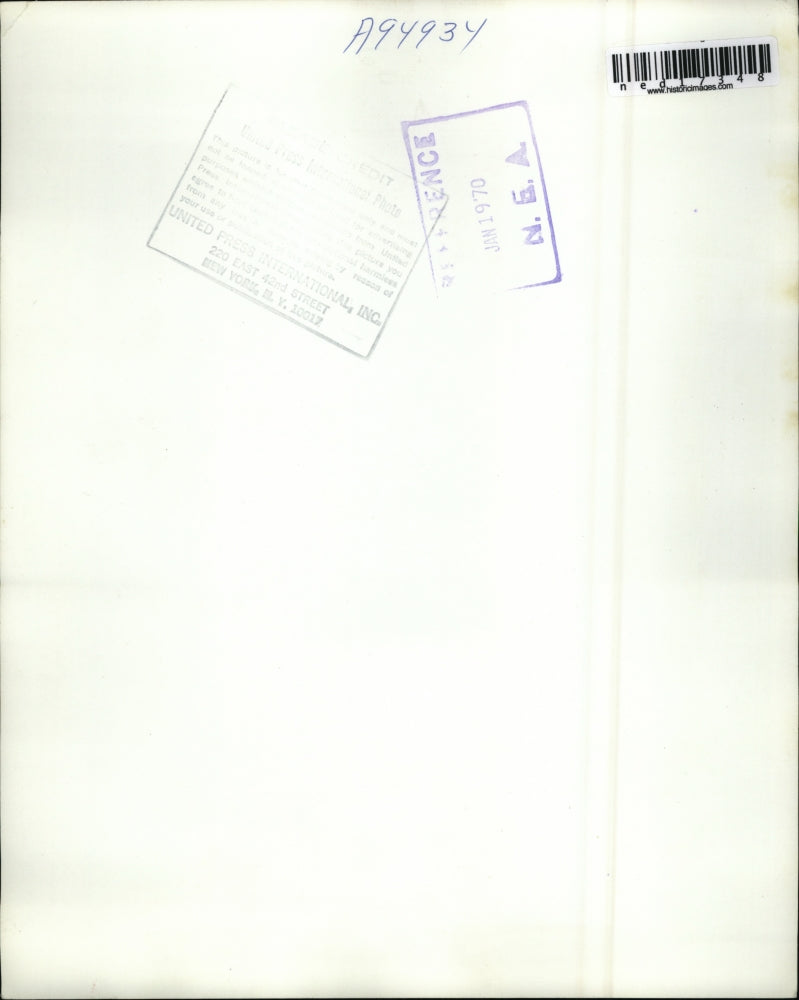 1970 Press Photo Jimmy Swan Stands On Cement Block To Address Crowd Of 1,500