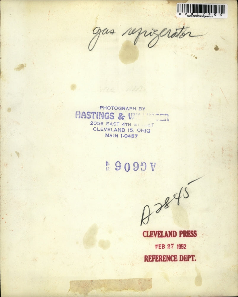 1952 Press Photo Gas refrigerator