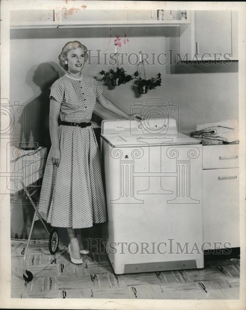 Press Photo Maytag Washing Machine
