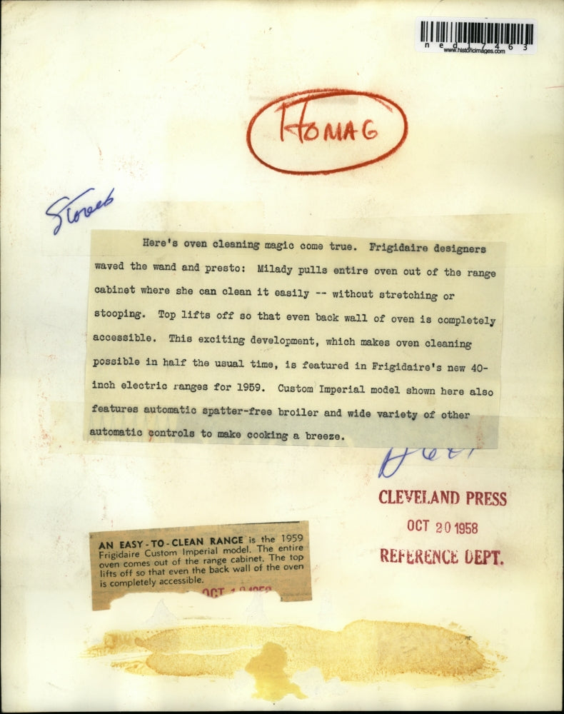 1958 Press Photo New Frigidaire oven & range in a kitchen display