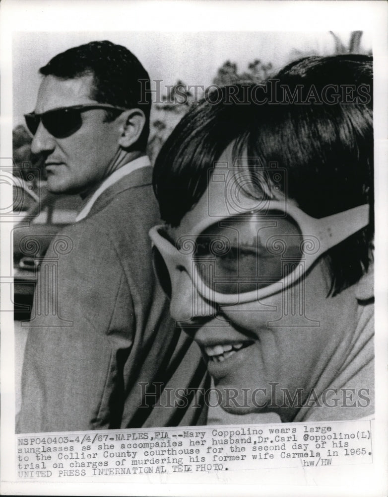 Load image into Gallery viewer, 1967 Press Photo Naples Fla. Mary Coppelino &amp; Dr Coppolino at his murder trial
