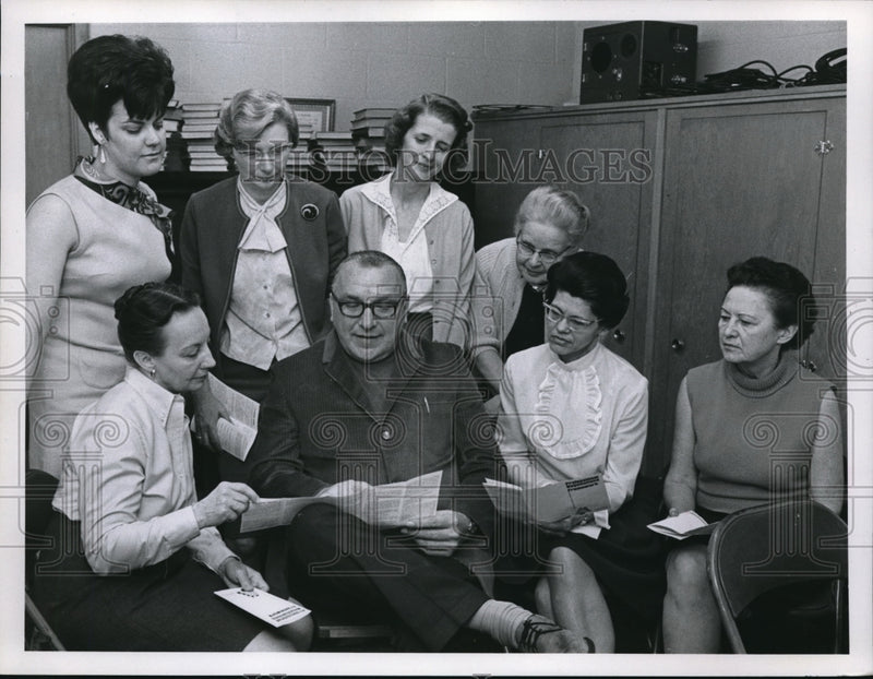 Load image into Gallery viewer, 1969 Press Photo Harding School teachersG Daly, M Ivary, JEllar, R Dragns
