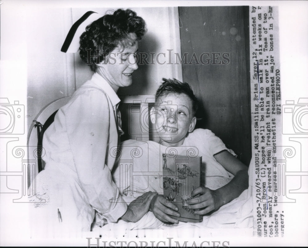 1963 Press Photo Brian Sayer Hopes To Walk After Train Ran Over His Foot