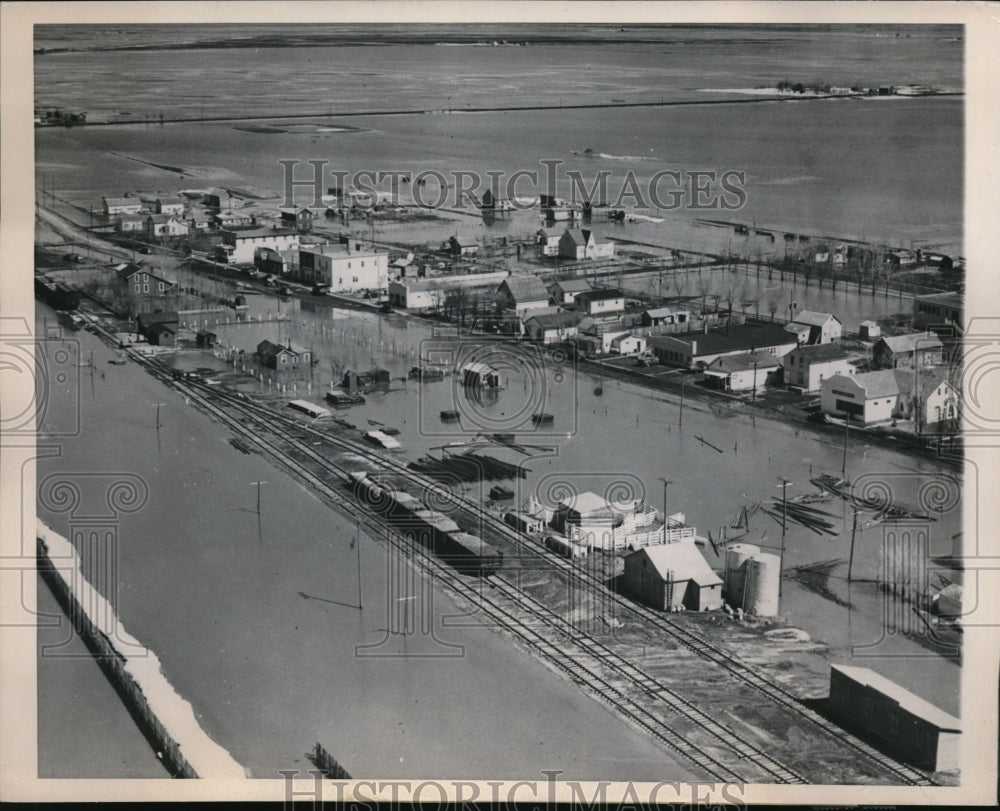 1950 Press Photo Aerial View Shows Flooded Town