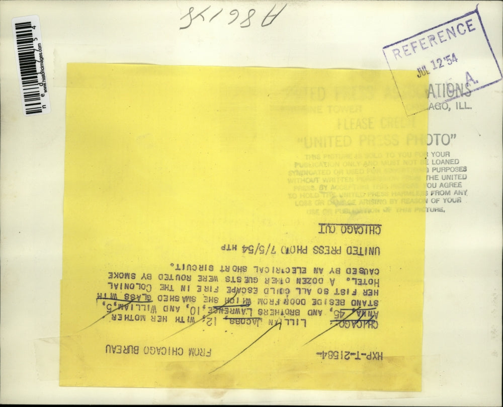 1954 Press Photo Chicago Lillian Jacobs Anna Lawrence William Colonial Fire