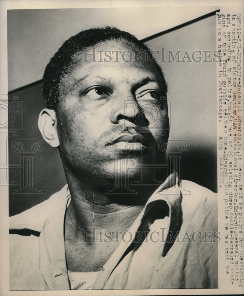 Load image into Gallery viewer, 1949 Press Photo Detrroit Mich Marshall Edwards qusetioned in murder of V Reuthe
