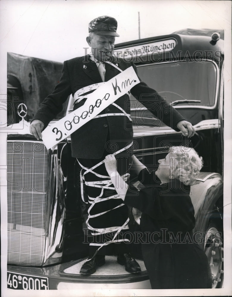 Load image into Gallery viewer, 1955 Press Photo Munich Germany Mrs Luise Eicher &amp; husband Martin 3 million KM
