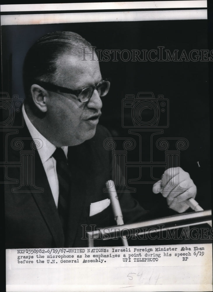 Load image into Gallery viewer, 1967 Press Photo United Nations Israeli Foreign Minister Abba Eban during speech
