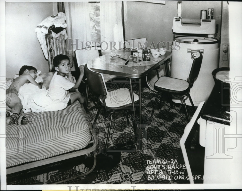 1961 Press Photo Angel Vega Was Found Chained To Table Next To Brother