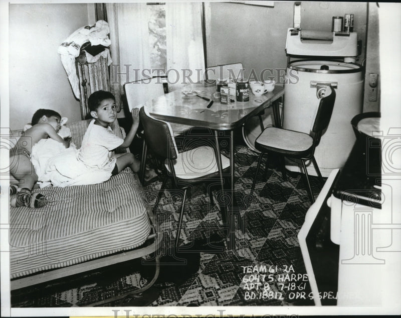 Load image into Gallery viewer, 1961 Press Photo Angel Vega Was Found Chained To Table Next To Brother
