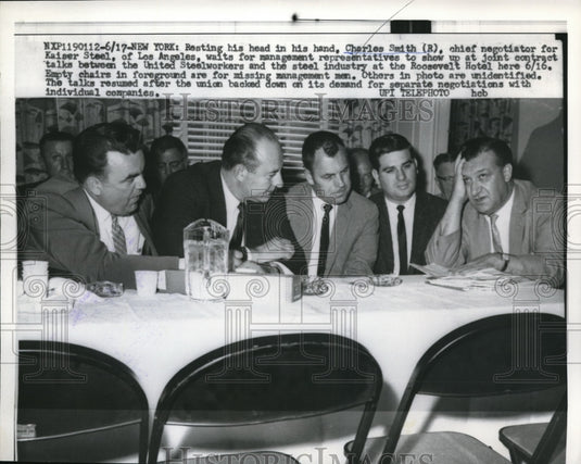 1959 Press Photo Charles Smith Waits For Management Representatives To Show Up