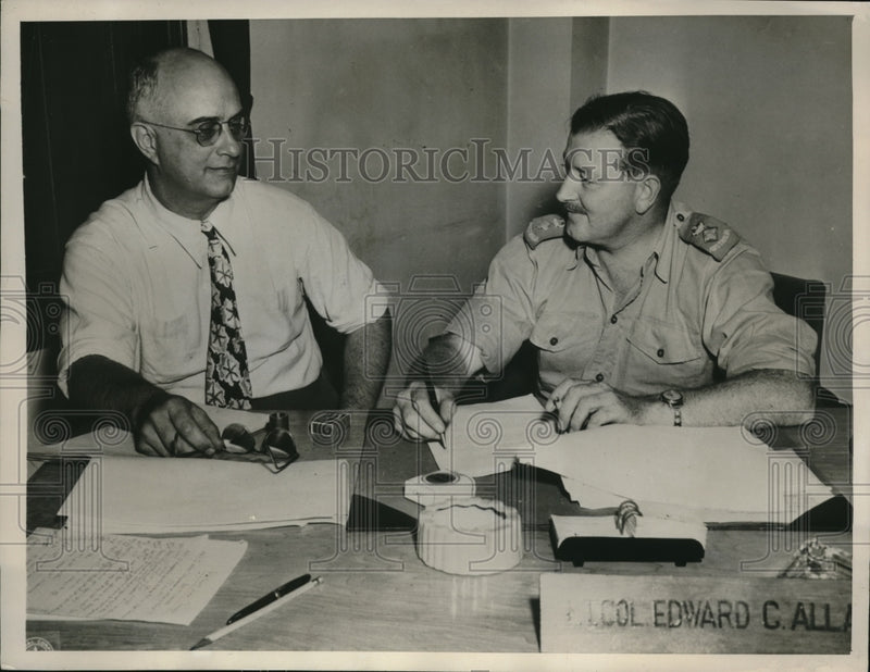 Load image into Gallery viewer, 1947 Press Photo Tokyo Phillip E. Siggers Washington DC Seoul Korea - ned18028
