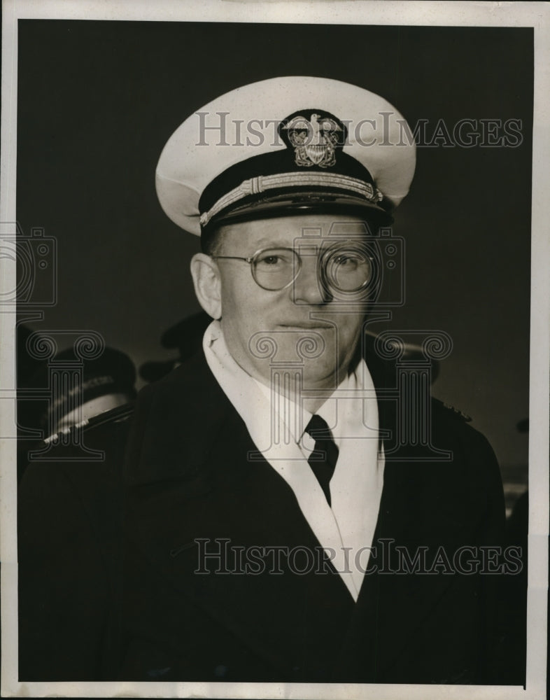 1941 Press Photo Commander G.E. Sage on the USS Ericsson Destroyer