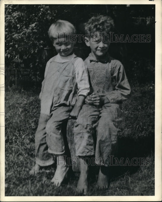 1943 Press Photo Joseph & Clifford Foss sons of Capt Joseph J Foss USMC