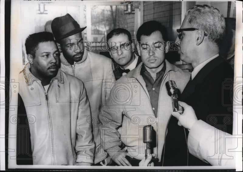 Load image into Gallery viewer, 1961 Press Photo Arthur Goldberg, Sammie Smith, James Franklyn, and Ramon Ruiz
