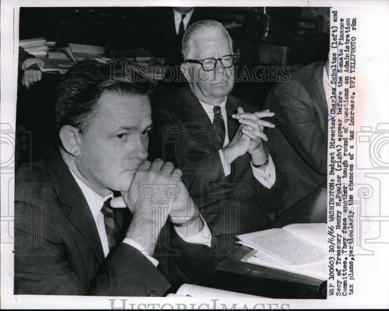Load image into Gallery viewer, 1966 Press Photo Wash DC Budget director Charles Schultze, Sec of Treas H Fowler
