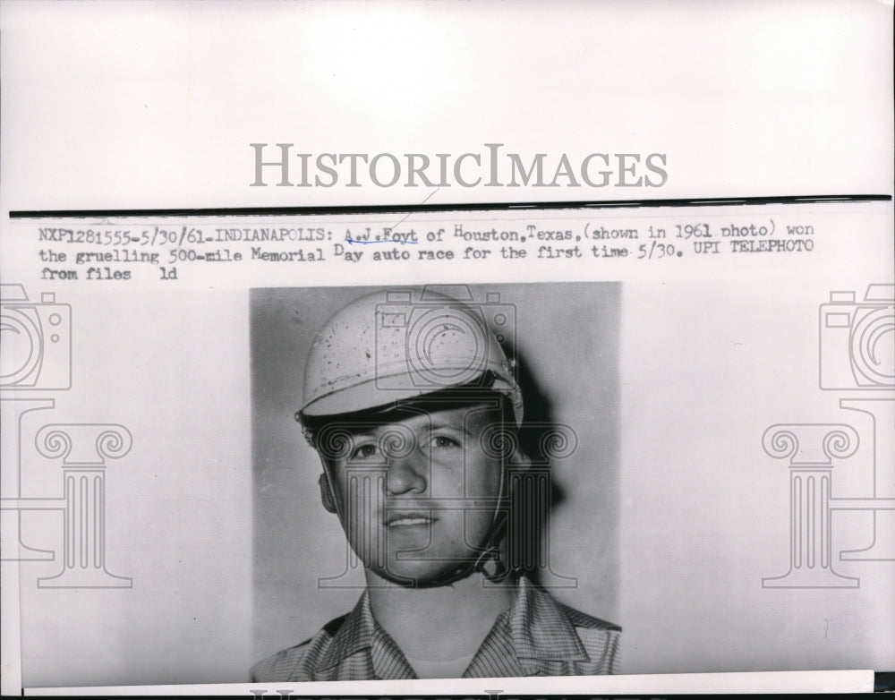 1961 Press Photo A.J. Foyt of Houston Texas, won the gruelling 500-mile