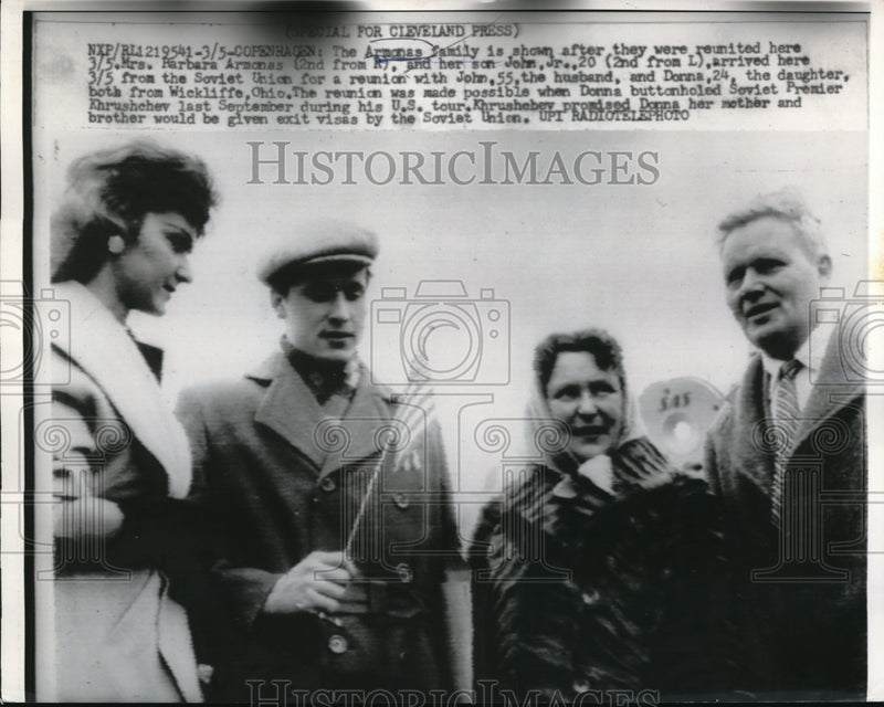 Load image into Gallery viewer, 1960 Press Photo The Armonas Family Reuntied In Copenhagen Seeking Exit Visas
