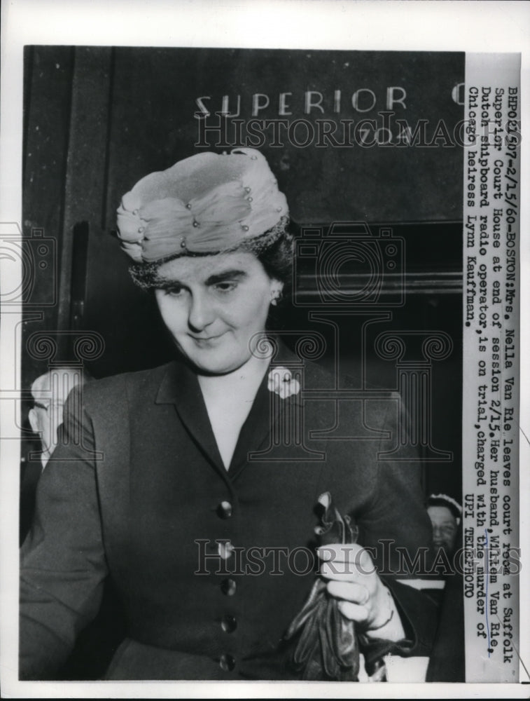1960 Press Photo Boston Mrs Nella Van Rie leaving court