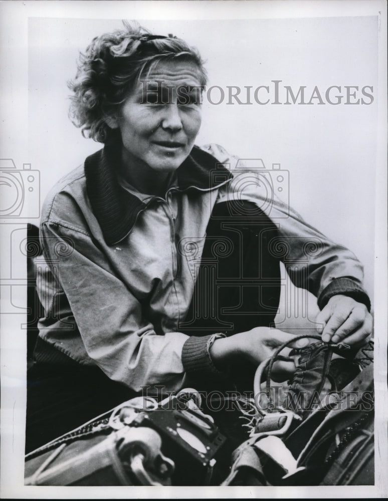 1959 Press Photo Moscow parachutist Alla Skopinova makes 1000 jump