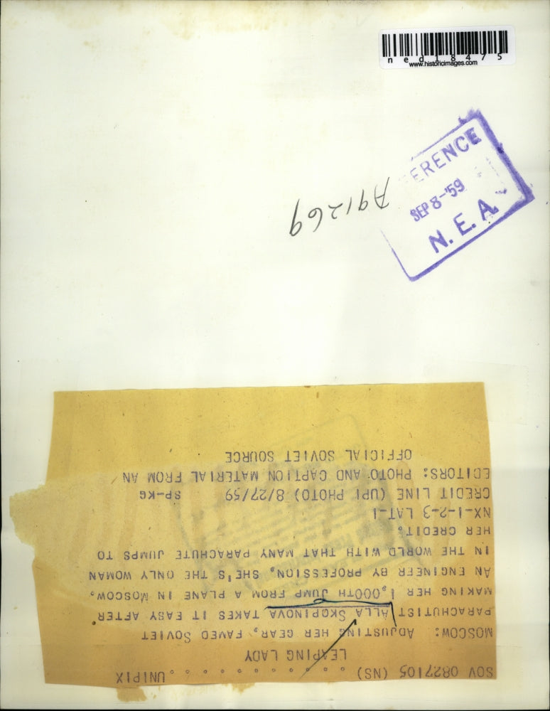 1959 Press Photo Moscow parachutist Alla Skopinova makes 1000 jump