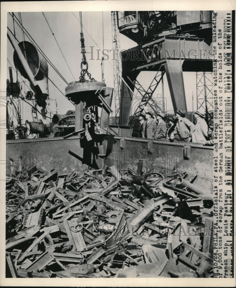 Load image into Gallery viewer, 1948 Press Photo Phila Pa Scrap metal from Germany unloaded from ships
