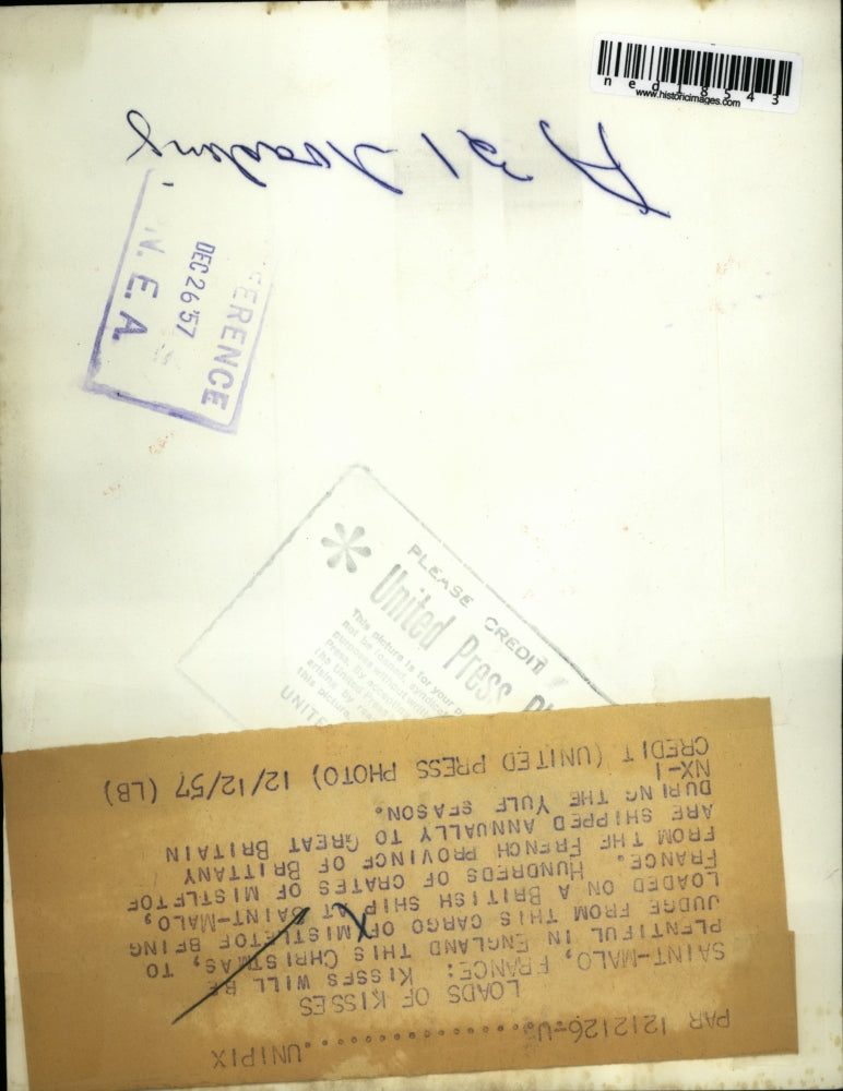 1957 Press Photo Saint Malo France kisses will be plentifulto judge from cargo