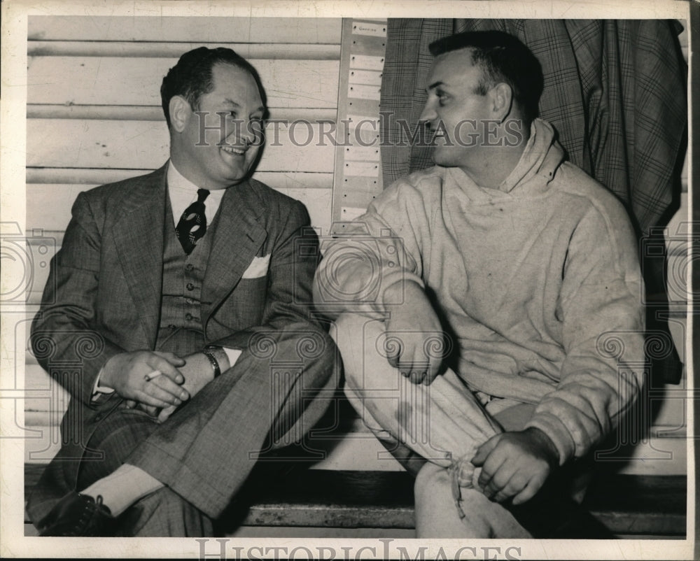 1949 Press Photo Case proxy T Keith Glennan and acting coach Jack St Germaine