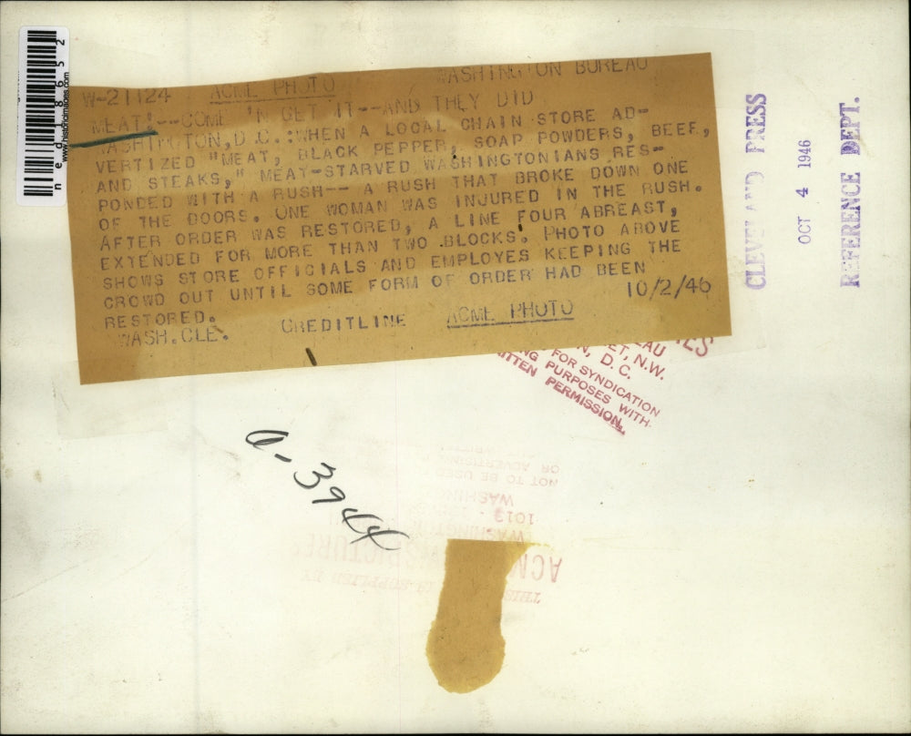 1946 Press Photo crowd rush at Washington meat market chain store