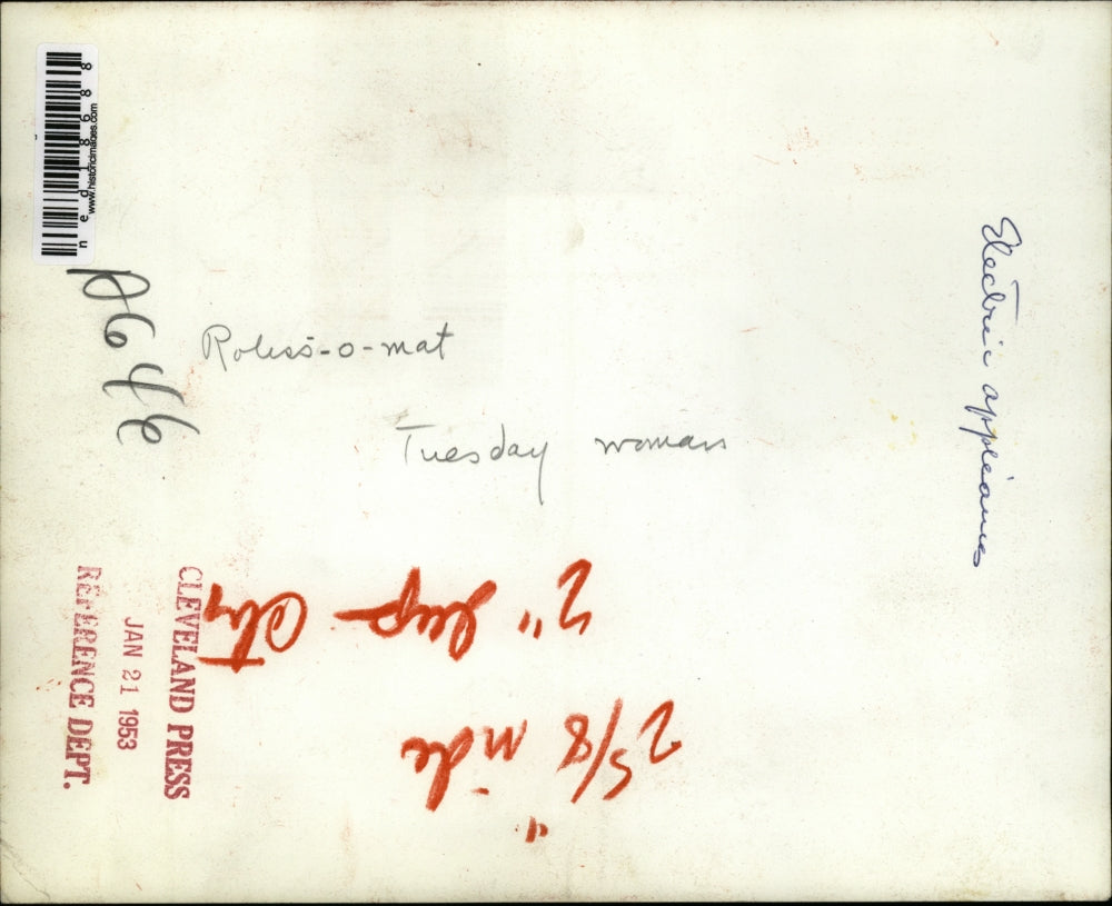 1953 Press Photo A Rotiss o mat oven demoed in a kitchen