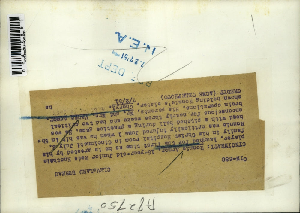 1951 Press Photo Cinncinati Ohio Ron Armor age 15 parents & baby Cheryl