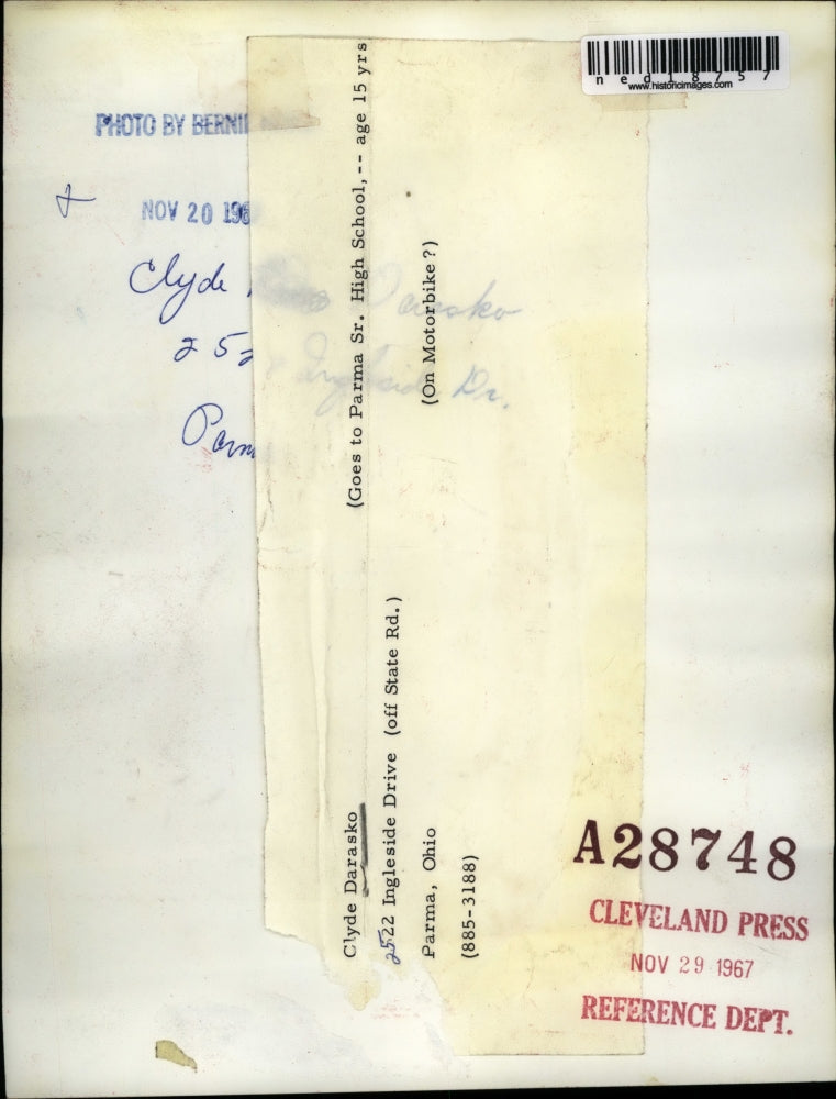 1967 Press Photo Clyde Darasko shows a miniature of motorbike