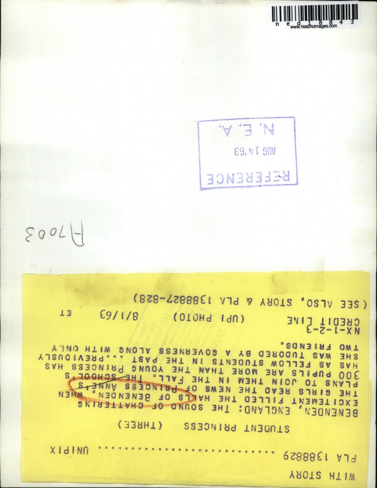 1963 Press Photo Benenden girls chat with news of Princess Anne joining school